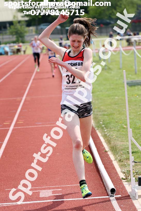 Girls under-15s and womens under-17s 3000 metres, North Eastern Track and Fields Champs., Middlesbrough. Photo: David T. Hewitson/Sports for All Pics